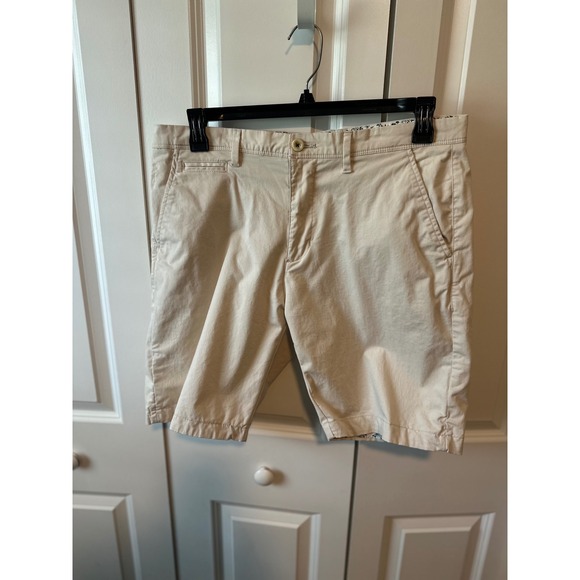 34 Denim & Flower Beige Chino Shorts Flat Front Casual Mens Size 44‎ - Picture 1 of 3